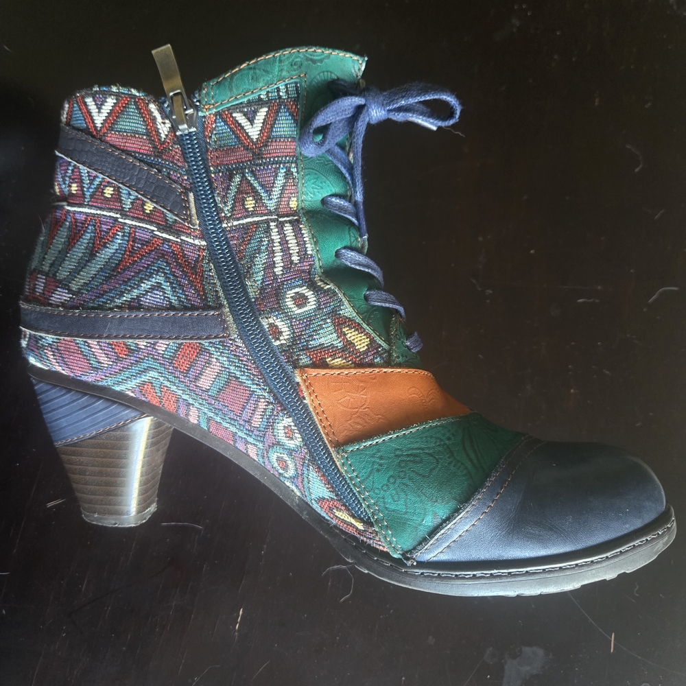 Socofy Multicolor Zip & Lace-Up Heeled Boot in Green, Teal & Orange - Size 10